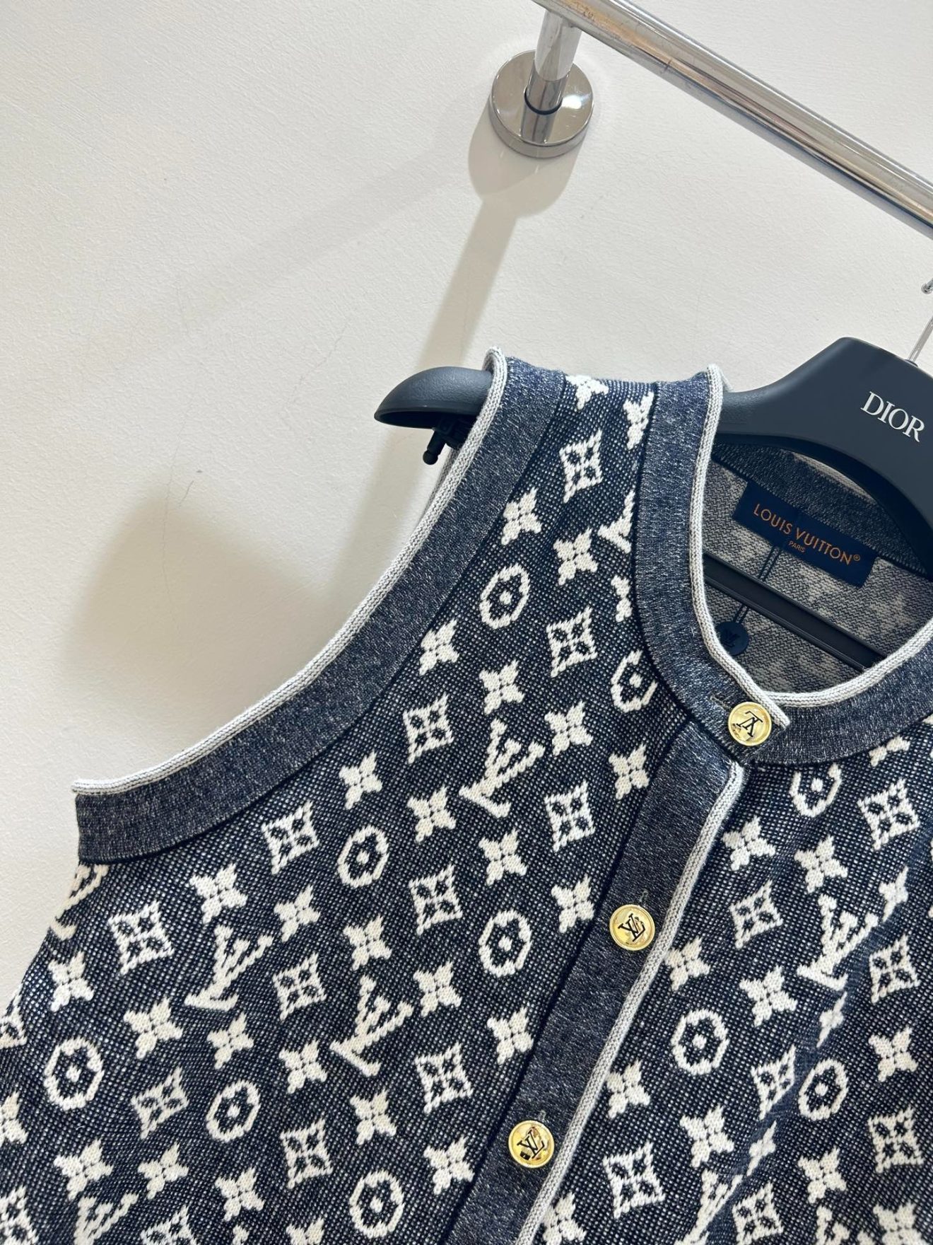 LOUIS VUITTON  lv CLOTHES - Image 4