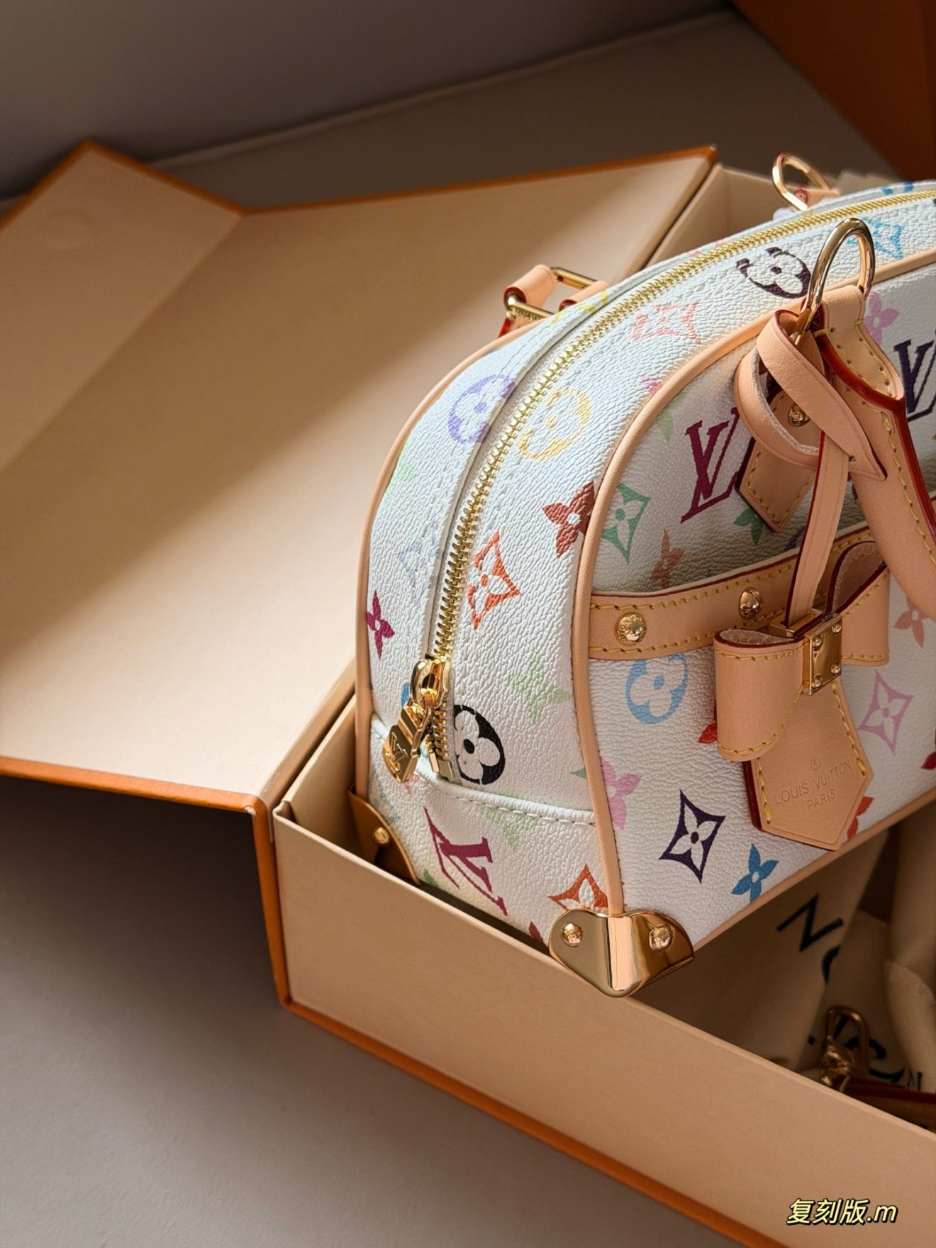 LOUIS VUITTON lv bag  , size :  29*14cm - Image 6