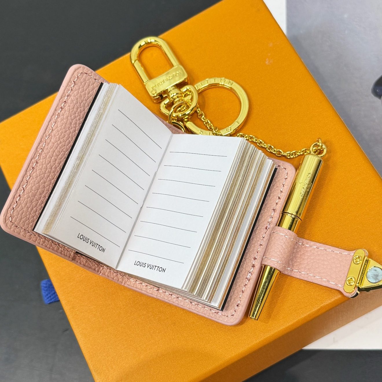 LOUIS VUITTON lv AGENDA - Image 6