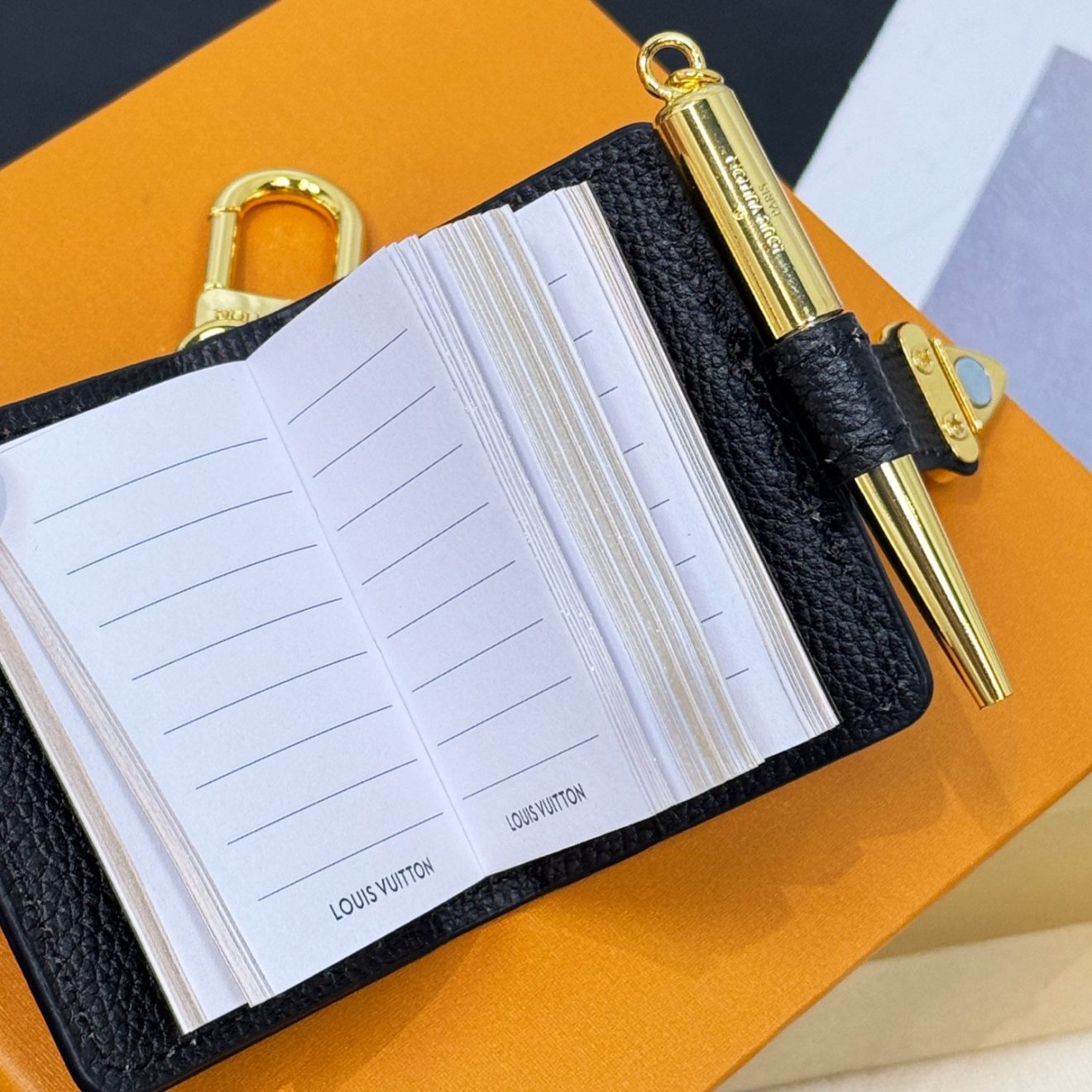 LOUIS VUITTON lv AGENDA - Image 9