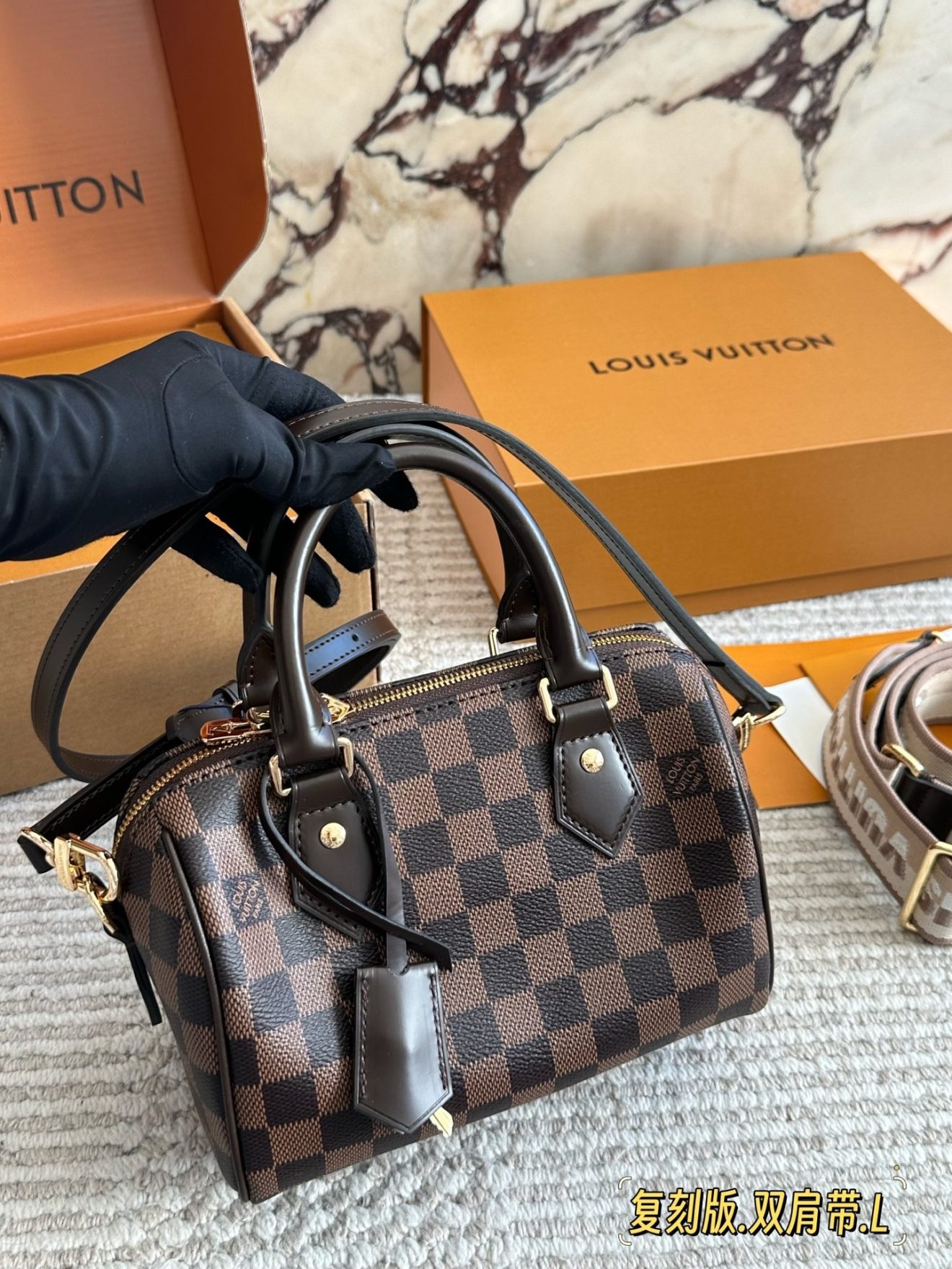 LOUIS VUITTON lv SPEEDY20 SIZE :  20.5x13.5x12 CM