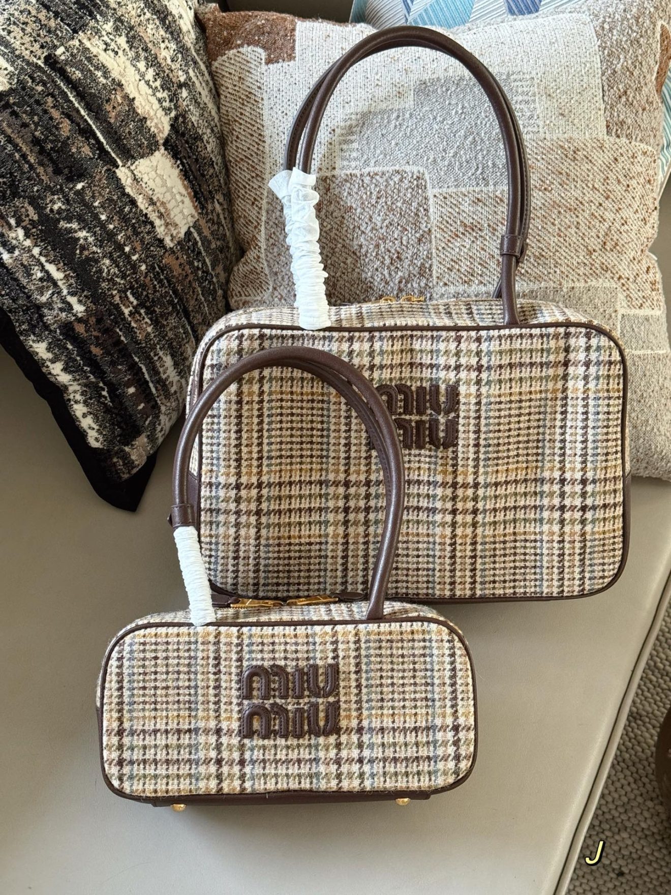 MIUMIU BAG size：28.5*14cm（small ） 35*22cm（big ） - Image 2