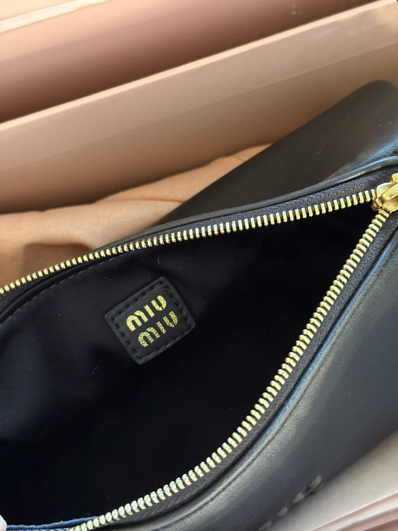 MIUMIU BAG  size：23*19cm - Image 4