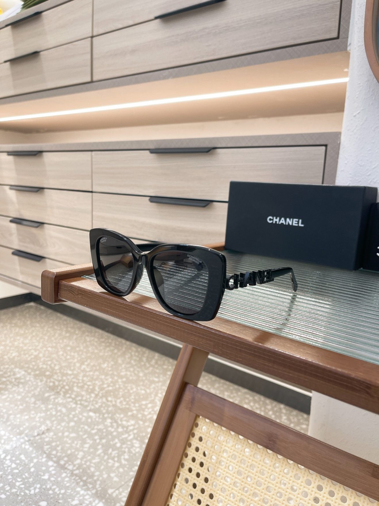CHANEL SUNGLASSES - Image 3
