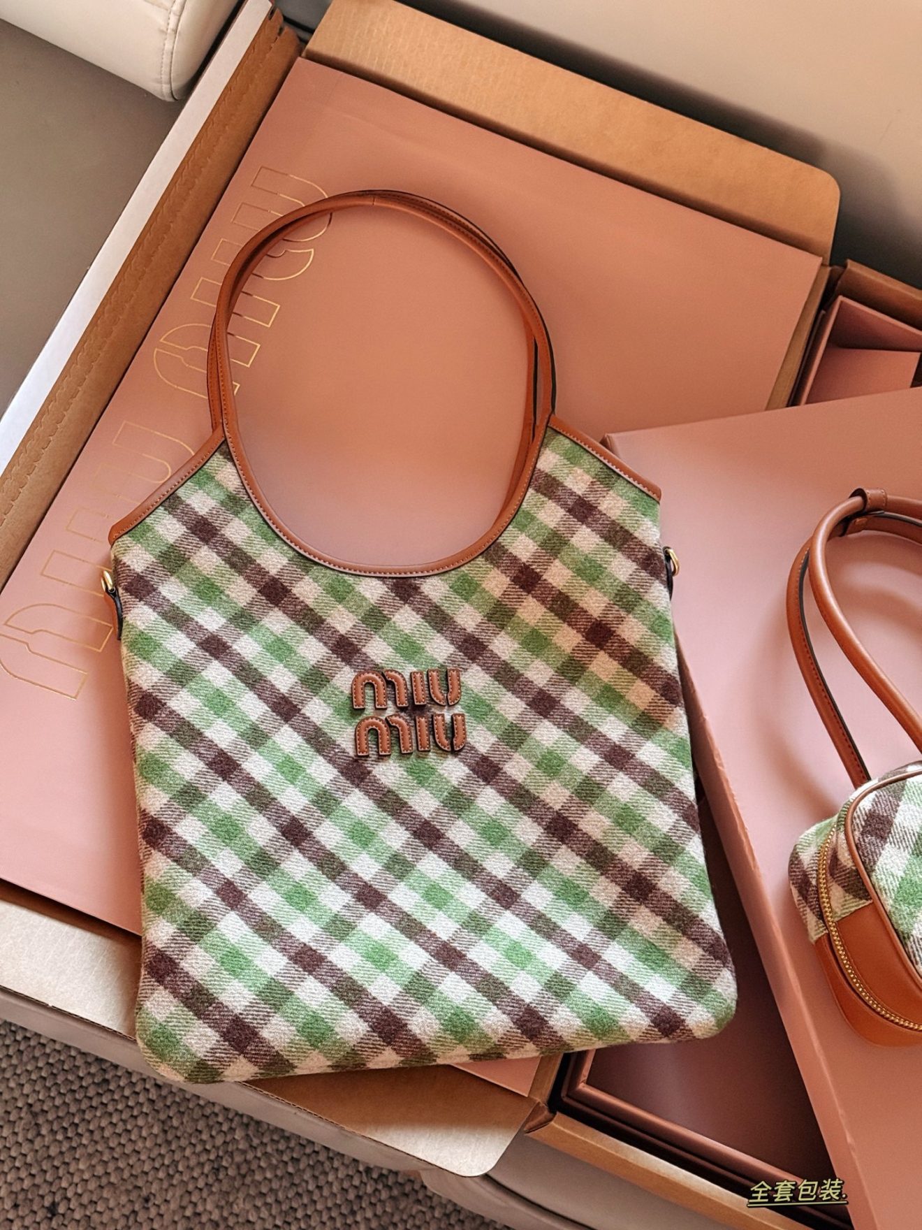 MIUMIU TOTE  size：33*30cm - Image 5