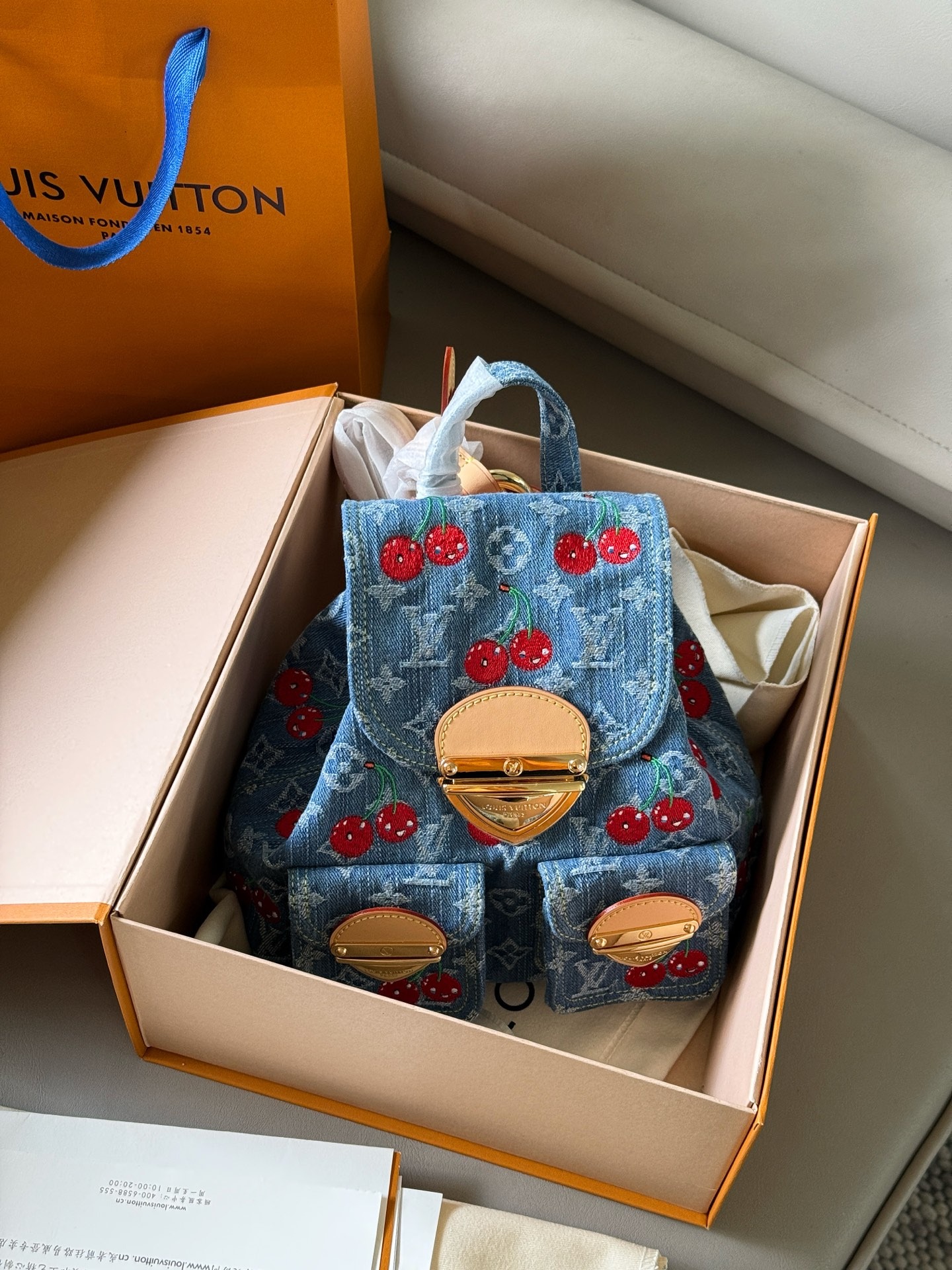 LOUIS VUITTON lv BACKPACK  size：20*20cm