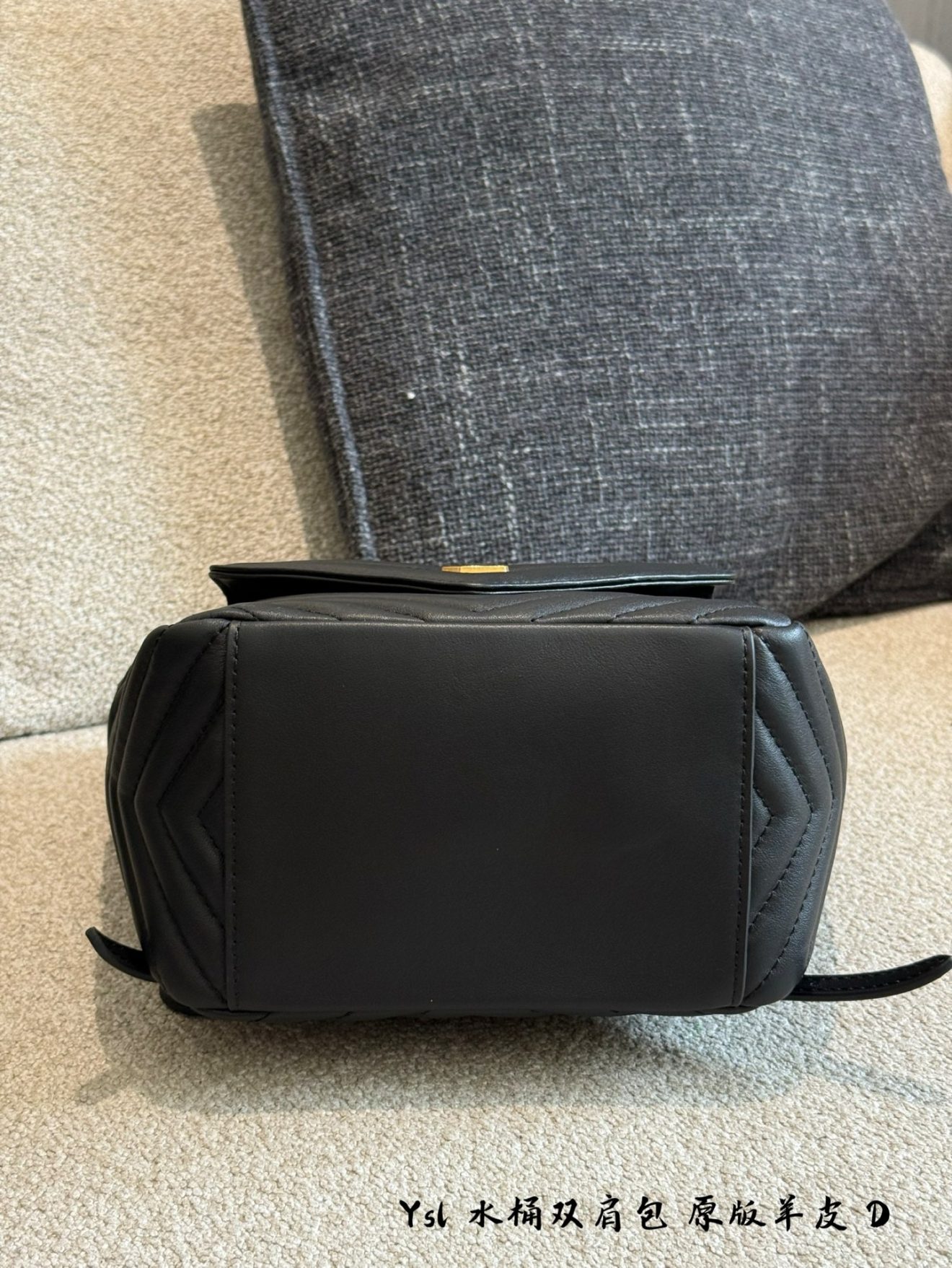 YSL BACKPACK SIZE  :  22x29x15cm - Image 4