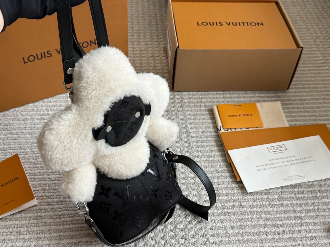 LOUIS VUITTON LV BACKPACK SIZE : 28 X13X 7 （cm） - Image 3