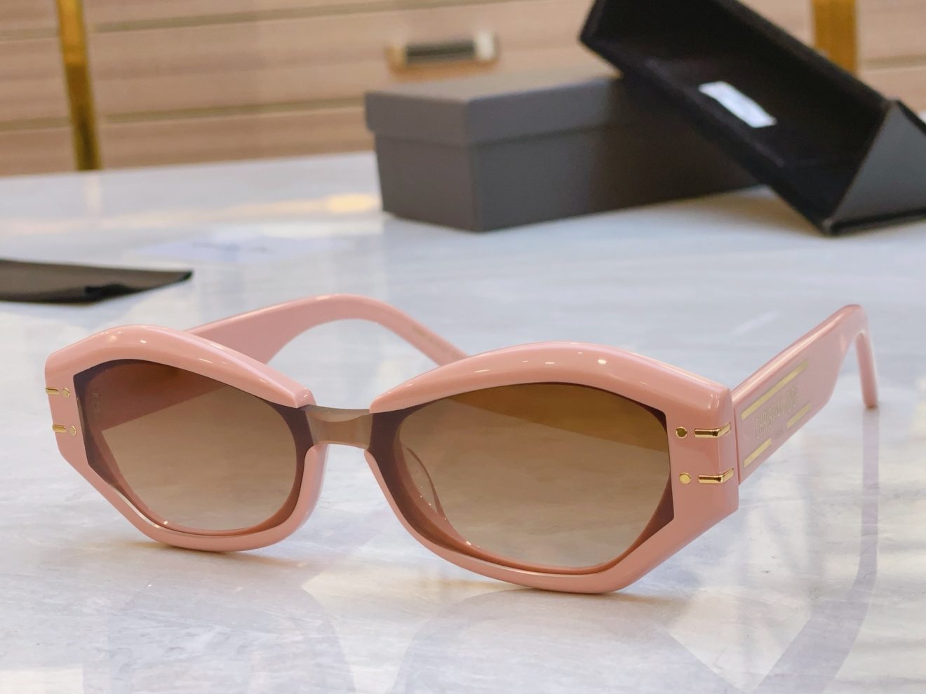 DIOR SUNGLASSES - Image 4