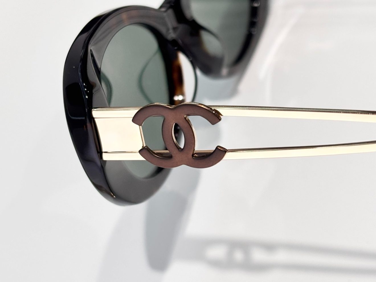 CHANEL SUNGLASSES - Image 5