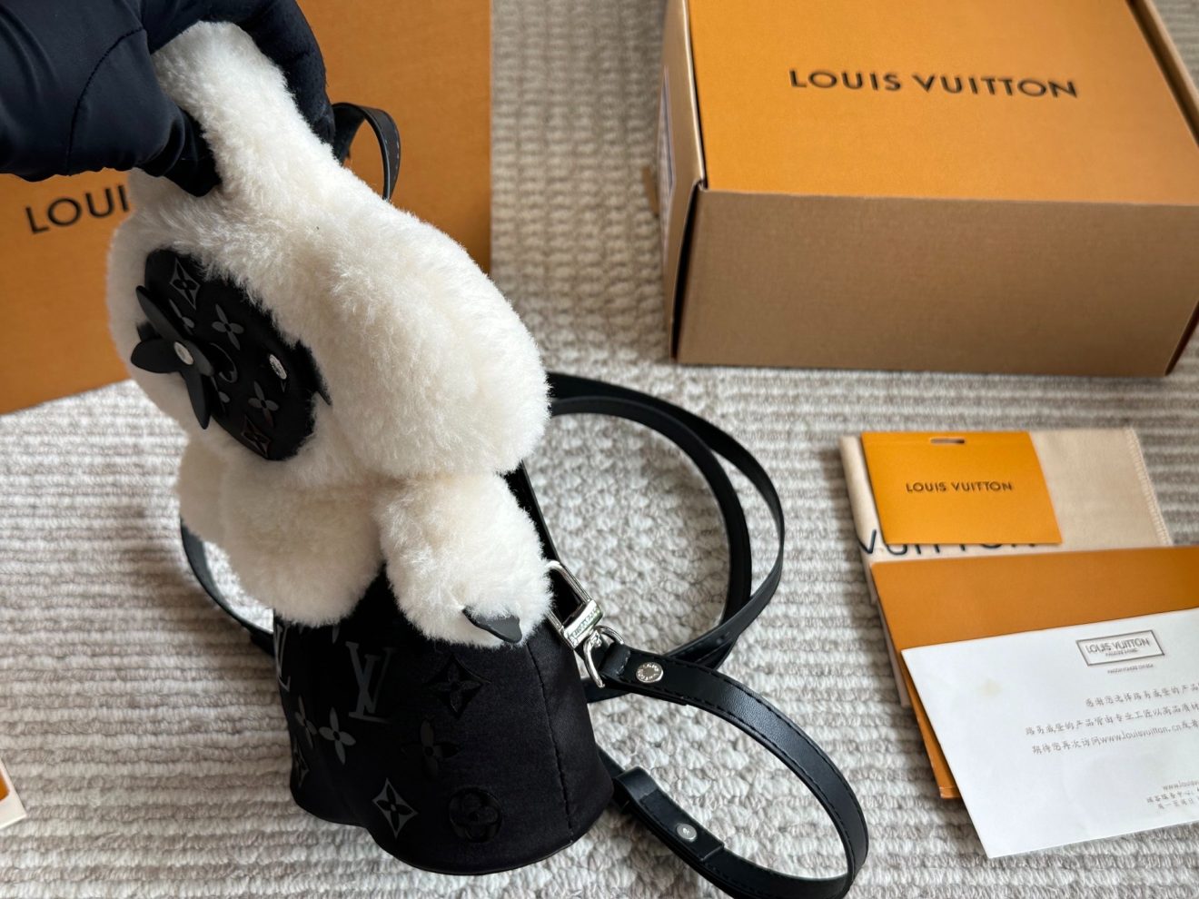 LOUIS VUITTON LV BACKPACK SIZE : 28 X13X 7 （cm） - Image 6