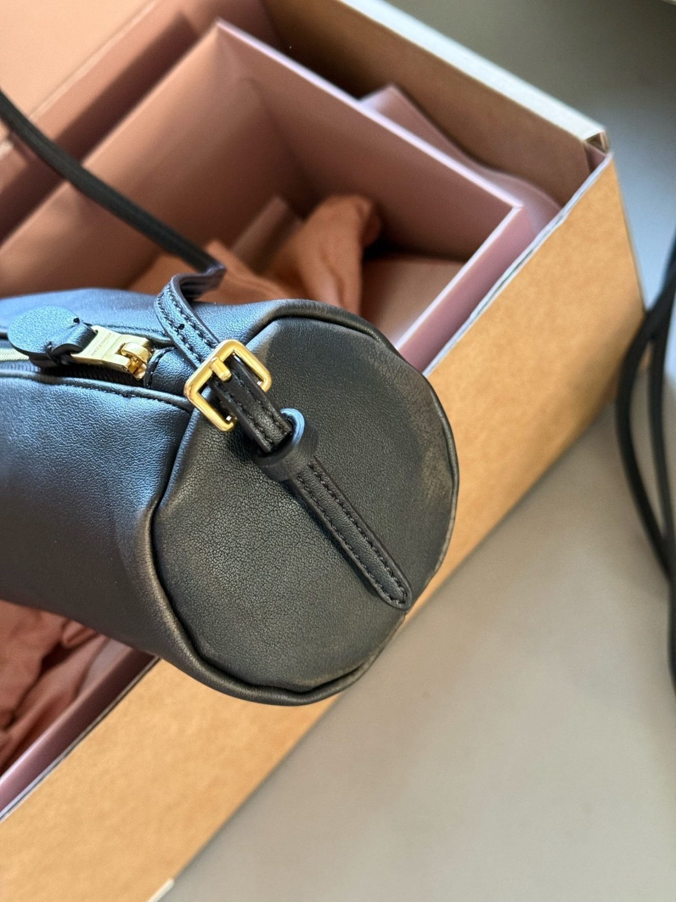 MIUMIU BAG  size：23*19cm - Image 7