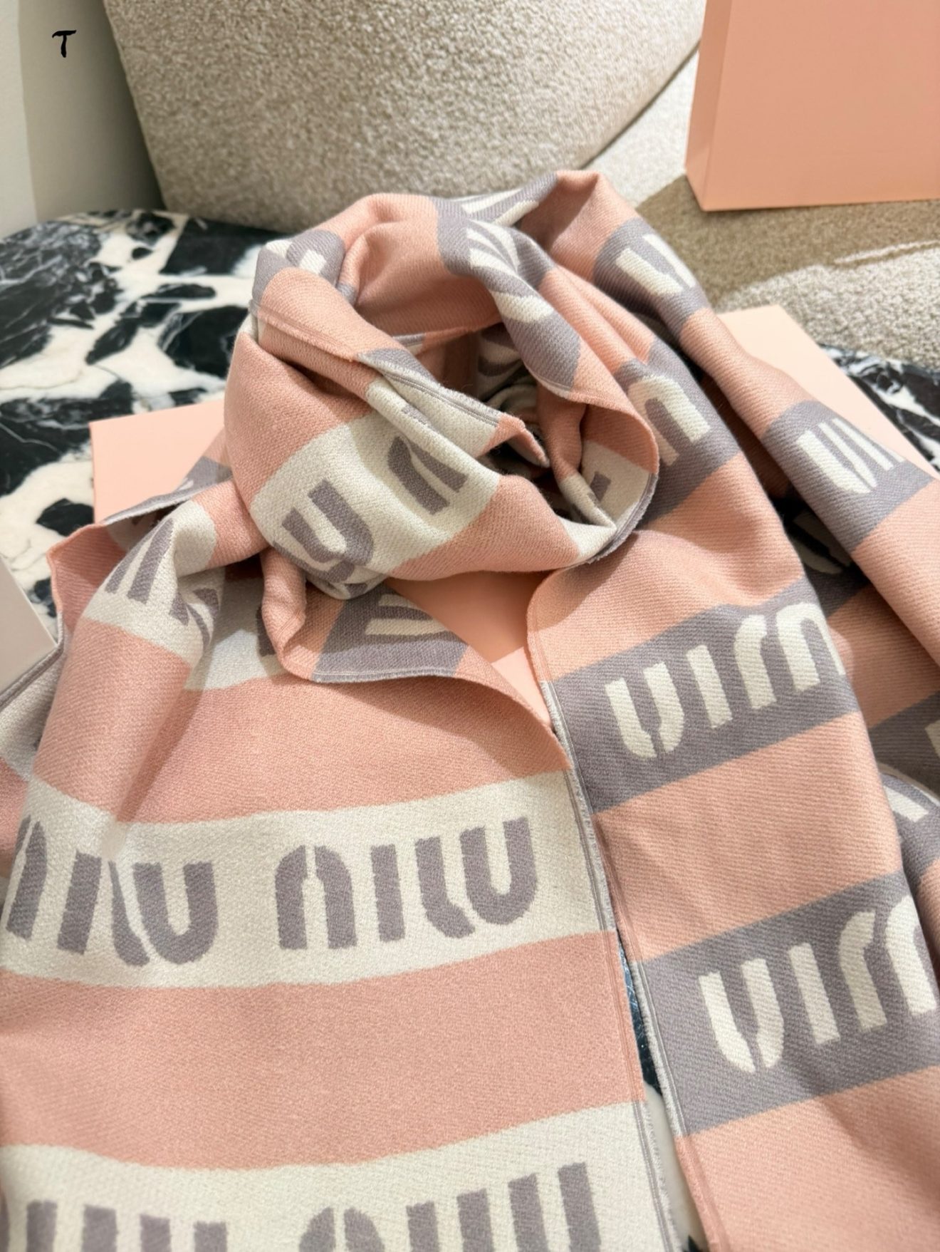 MIUMIU SCARF - Image 8