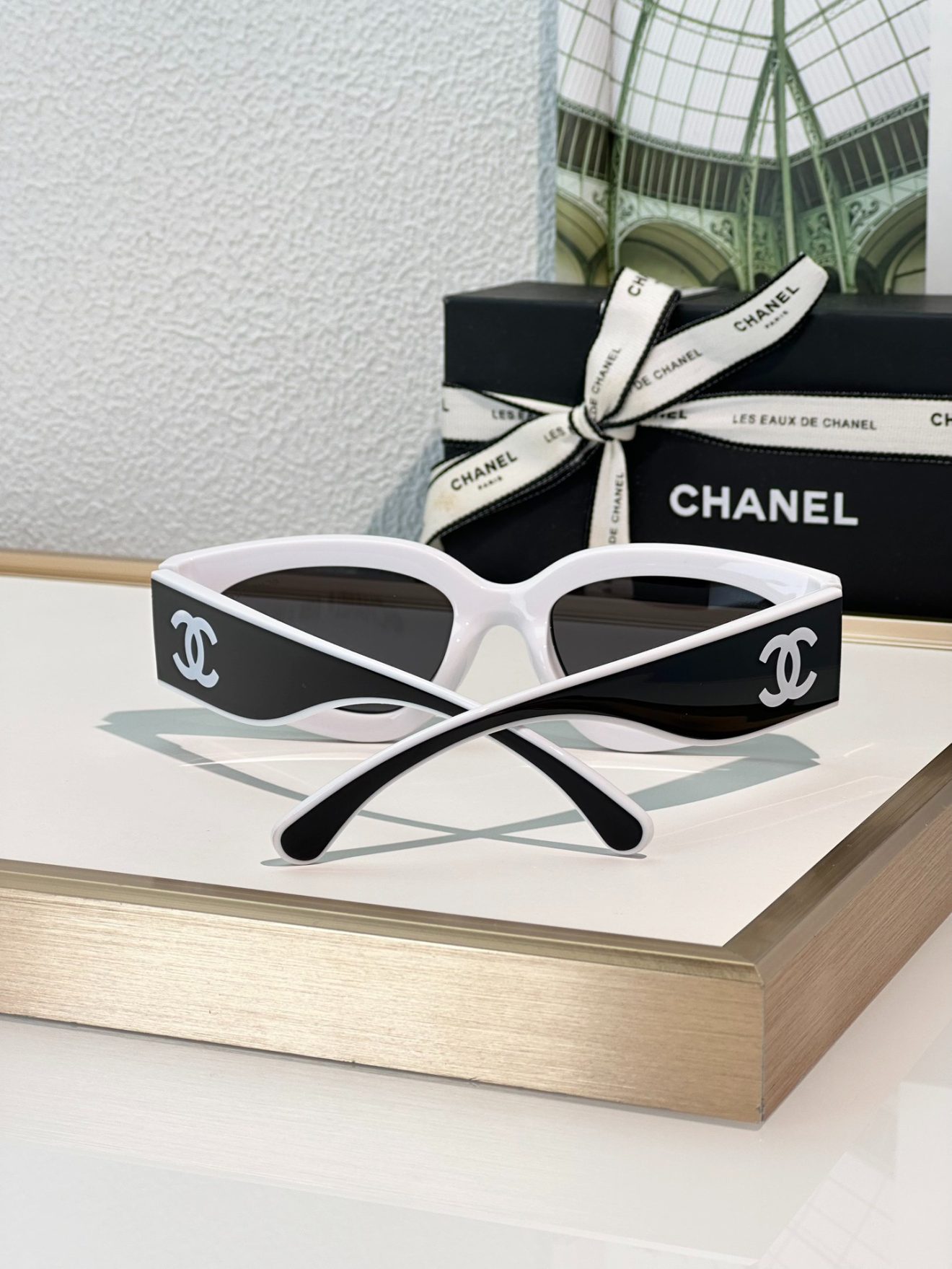 CHANEL SUNGLASSES - Image 6