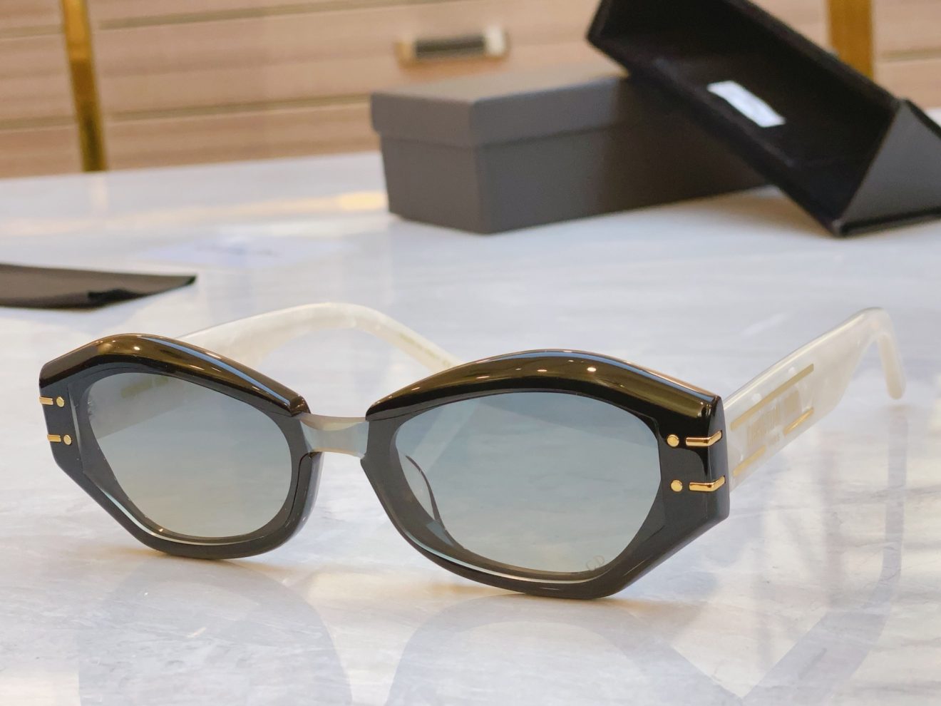 DIOR SUNGLASSES - Image 5