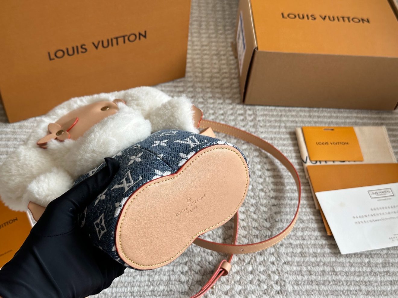 LOUIS VUITTON lv BACKPACK size：  28 x 13 x 7 （cm） - Image 3