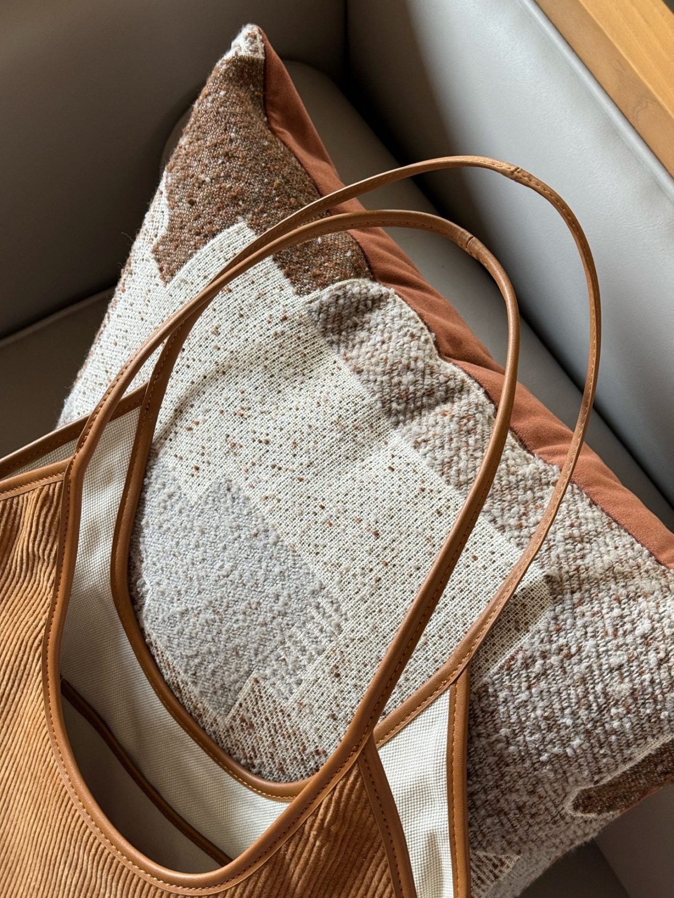 MIUMIU HOBO BAG size：33*30cm - Image 6