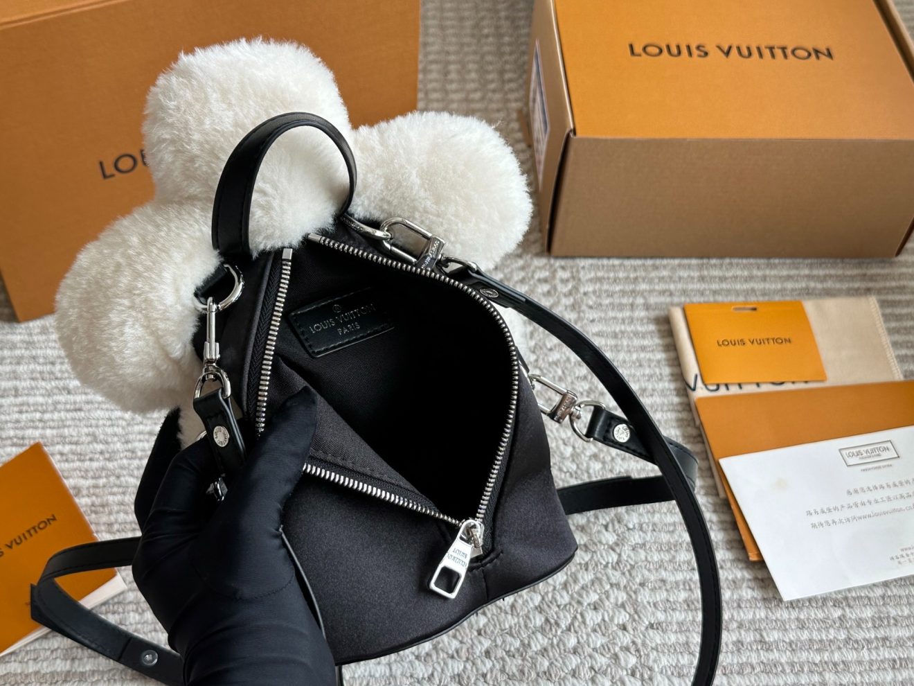 LOUIS VUITTON LV BACKPACK SIZE : 28 X13X 7 （cm） - Image 4