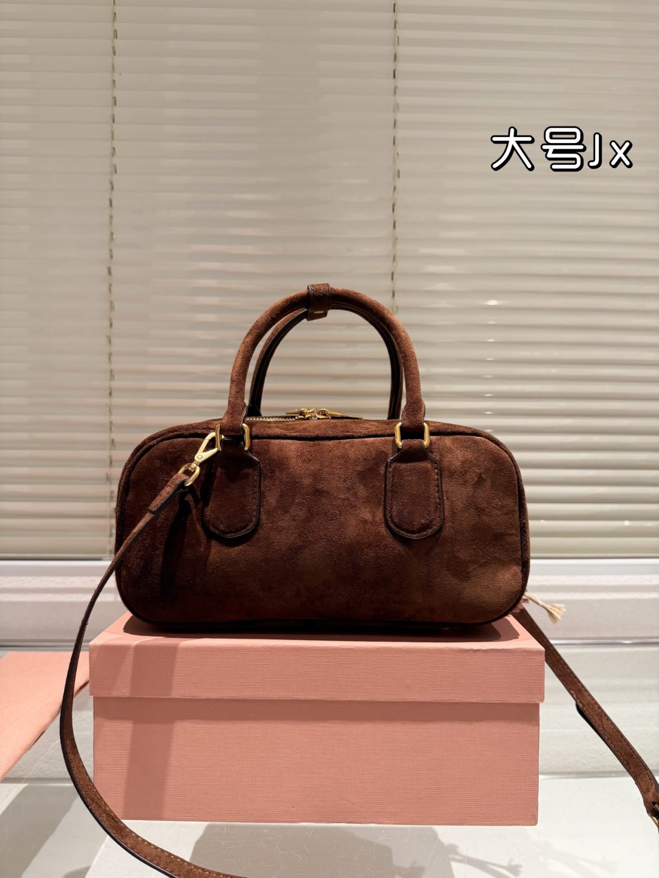 MIUMIU BAG  SIZE : 28 * 13cm