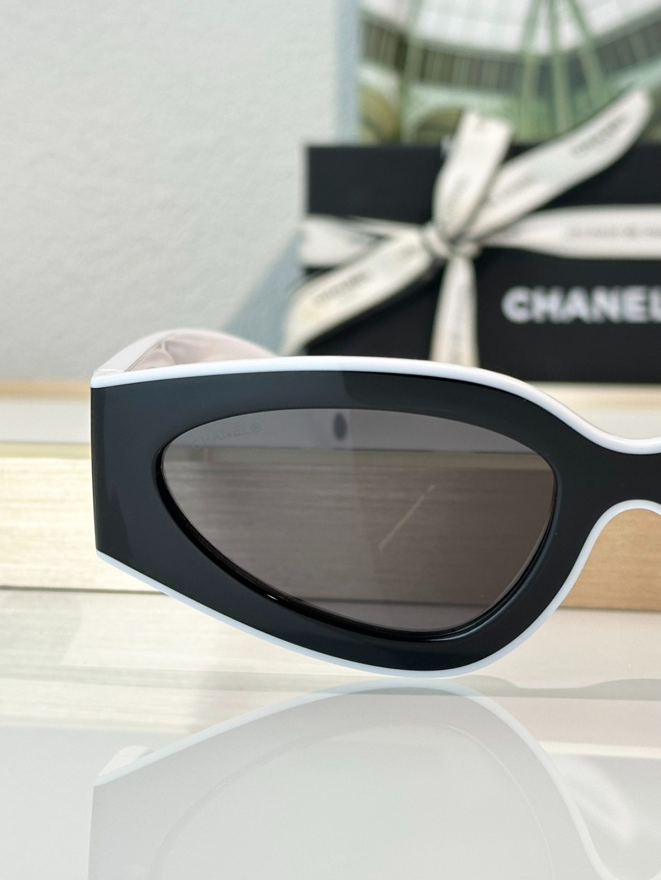 CHANEL SUNGLASSES - Image 7