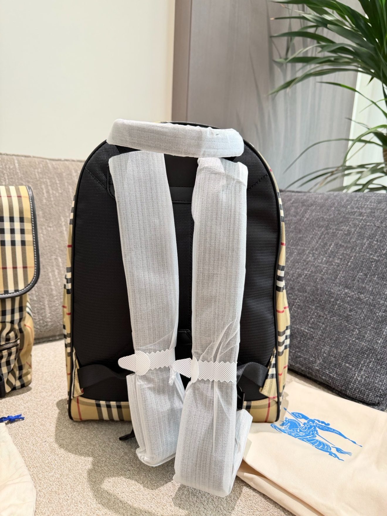 BURBERRY BACKPACK size: 30×32cm - Image 7