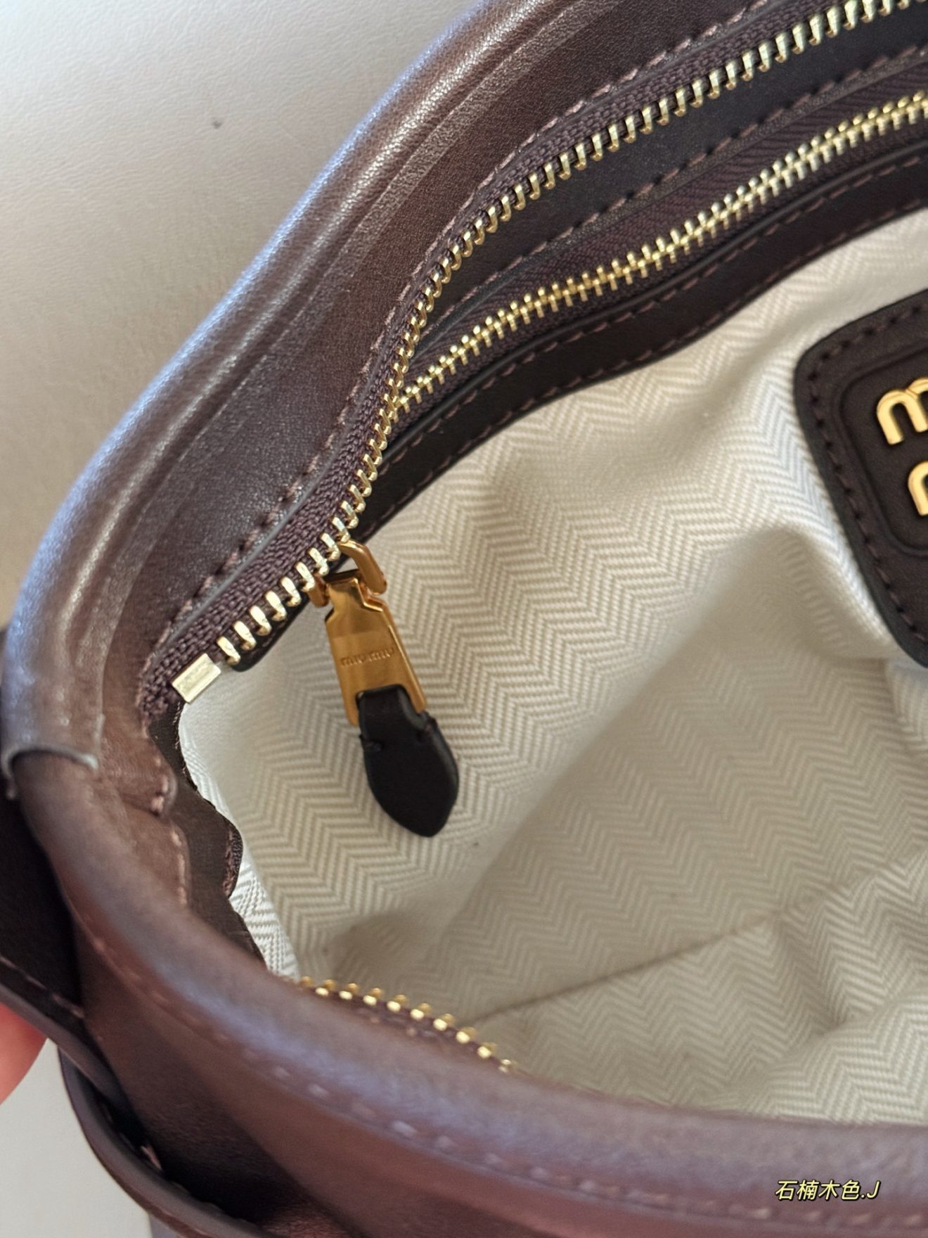 MIUMIU BAG Size: 41*24cm - Image 9