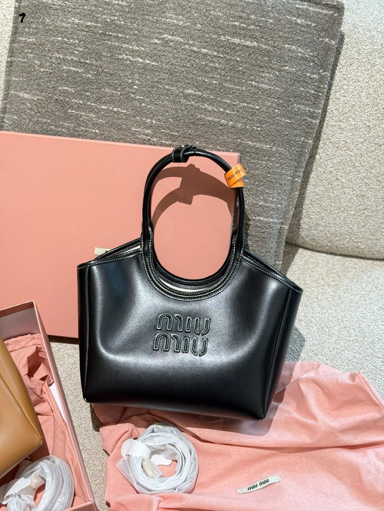 MIUMIU MINI TOTE  SIZE : 25 CM - Image 8