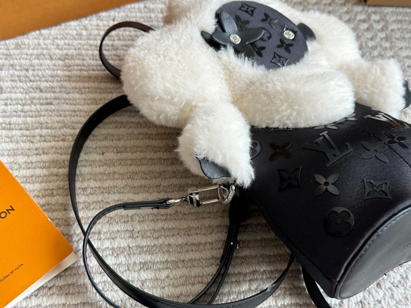 LOUIS VUITTON LV BACKPACK SIZE : 28 X13X 7 （cm） - Image 9