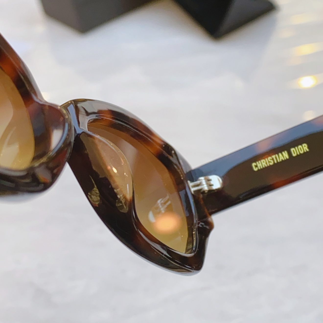 DIOR SUNGLASSES - Image 9