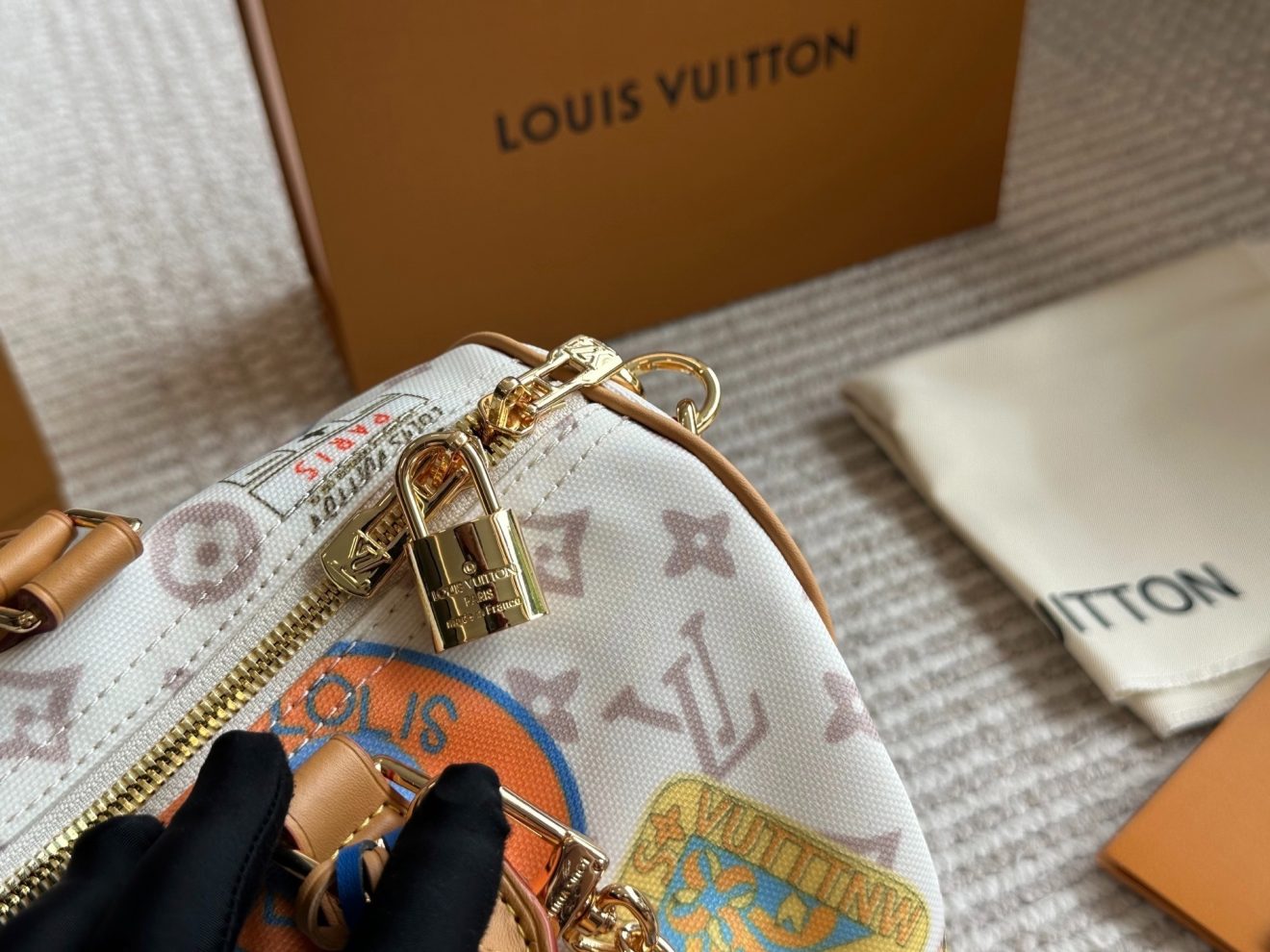 LOUIS VUITTON lv SPEEDY30 WHITE - Image 4