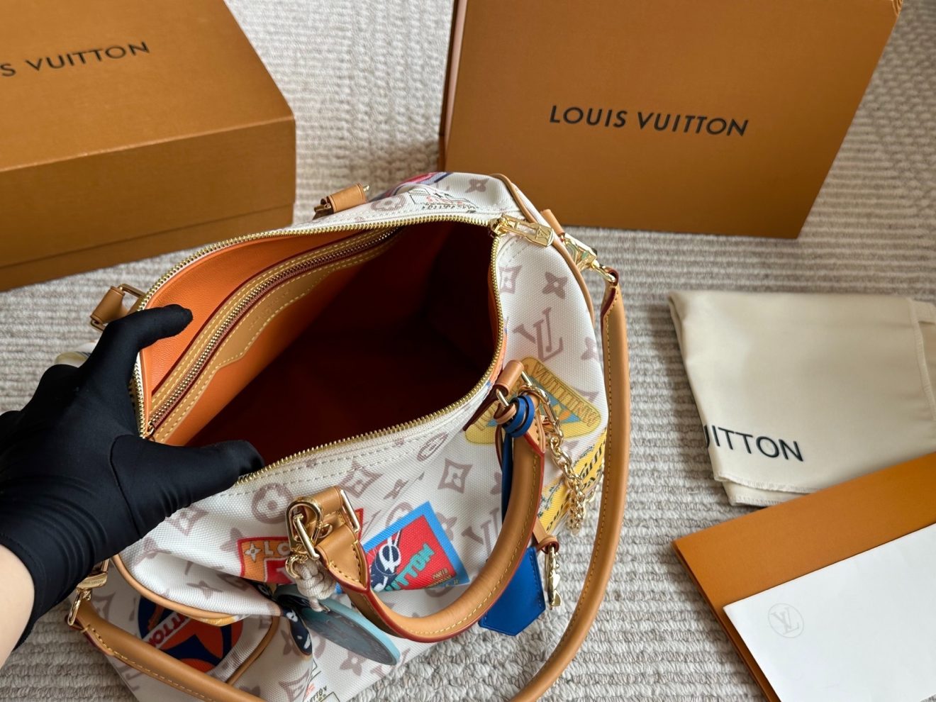LOUIS VUITTON lv SPEEDY30 WHITE - Image 3