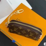 LOUIS VUITTON lv  Charm - Image 5