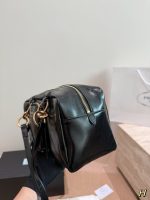 PRADA BAG SIZE : 30 X 15cm - Image 3