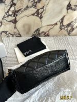 CHANEL 24A HOBO BAG,SIZE : 26 X 17cm - Image 4
