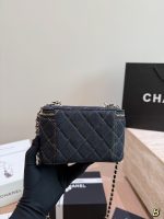 CHANEL vanity bag size: 16x10x8cm - Image 3