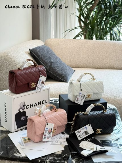 CHANEL 25B SIZE :  20x13x9cm