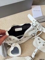 BALENCIAGA BAG SIZE :32x18cm , 25x13cm - Image 6