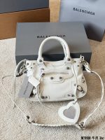 BALENCIAGA BAG SIZE : 26x13x18cm