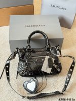 BALENCIAGA BAG SIZE : 26x13x18cm - Image 2