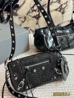 BALENCIAGA BAG size：24*14cm