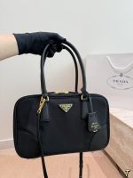 PRADA BAG,  SIZE : 31*18 CM