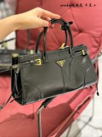 PRADA soft lux SIZE : 15.5*32*12cm MEDIUM SIZE - Image 7