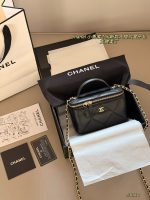 CHANEL VANITY , size：18*10cm