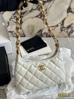 CHANEL 24A HOBO BAG,SIZE : 26 X 17cm
