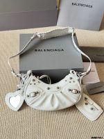 BALENCIAGA BAG SIZE :32x18cm , 25x13cm - Image 7