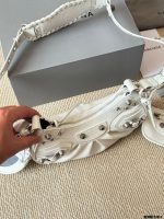 BALENCIAGA BAG SIZE :32x18cm , 25x13cm - Image 8
