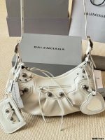 BALENCIAGA BAG SIZE :32x18cm , 25x13cm - Image 9