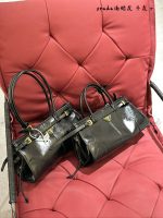 PRADA soft lux SIZE : 15.5*32*12cm MEDIUM SIZE - Image 2