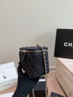 CHANEL vanity bag size: 16x10x8cm - Image 7
