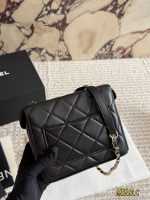 CHANEL  VANITY BAG - Image 6